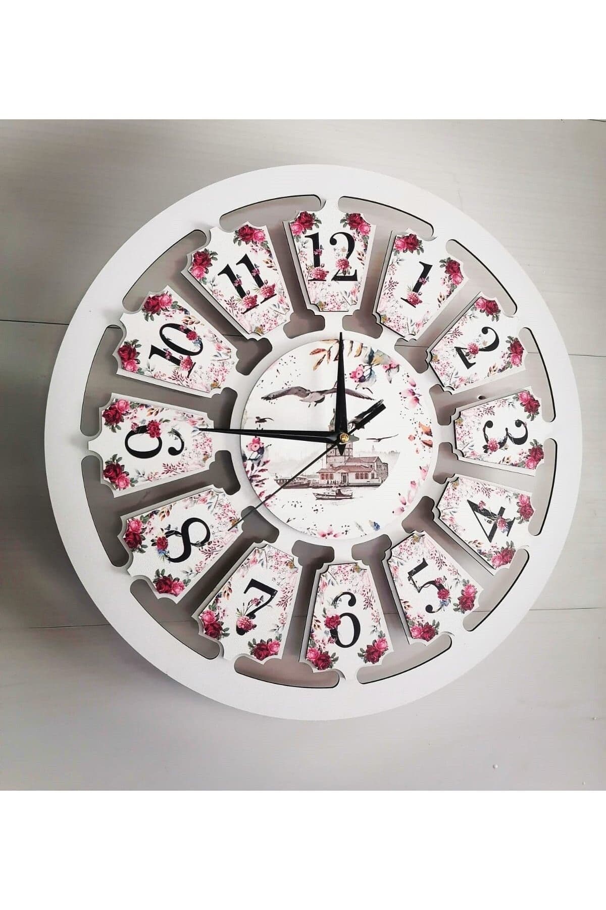 bilge Tasarım Çiçek detaylı Favori Duvar Saati 40 x 40 CM